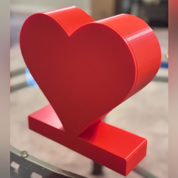 3D Printed Jewerly Heart Shaped Red and White Organizer - Picture 4 of 7